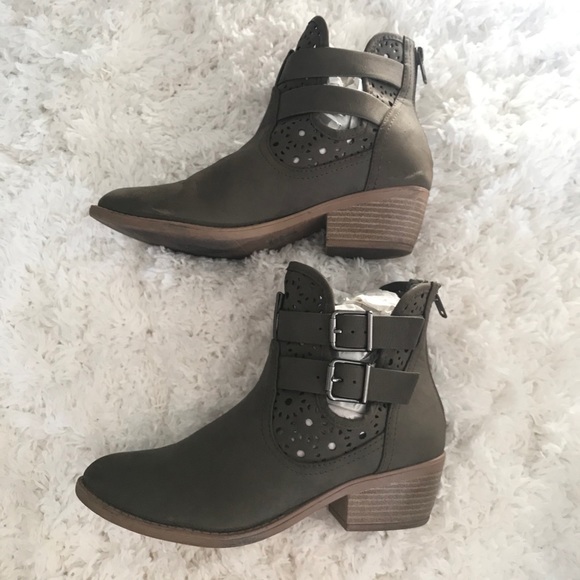 Soda Laser-cut faux leather boots - Picture 2 of 5